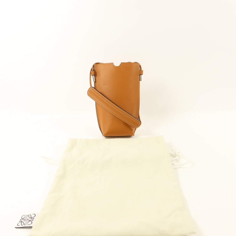 LOEWE 牛皮皮革Gate Pocket Phone Bag手機肩背袋-9