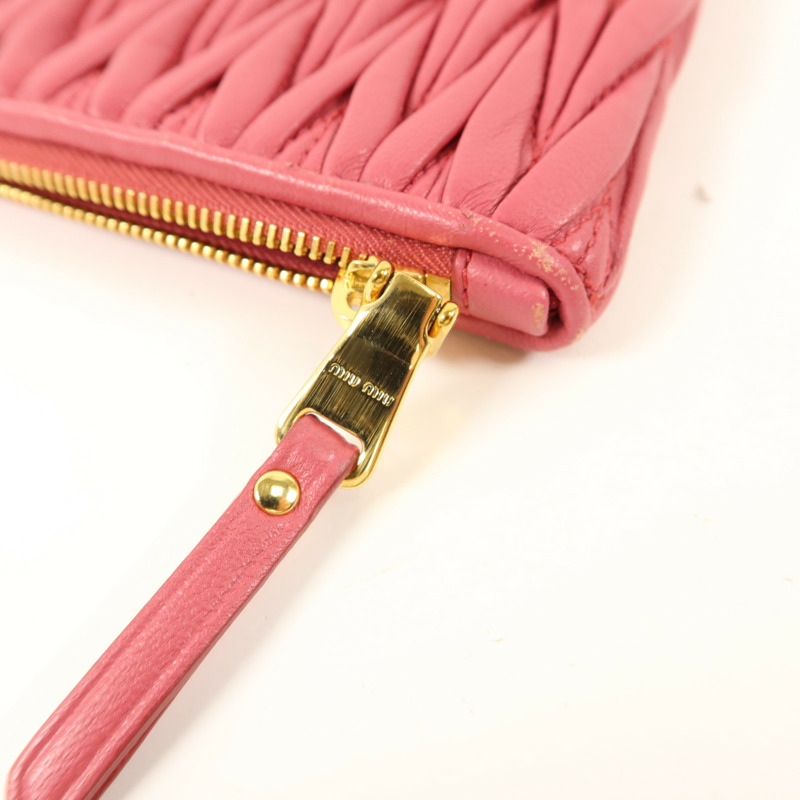 Miu Miu 羊皮皮革Pouch手拿包-9