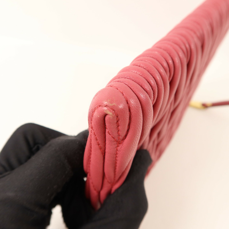 Miu Miu 羊皮皮革Pouch手拿包-14