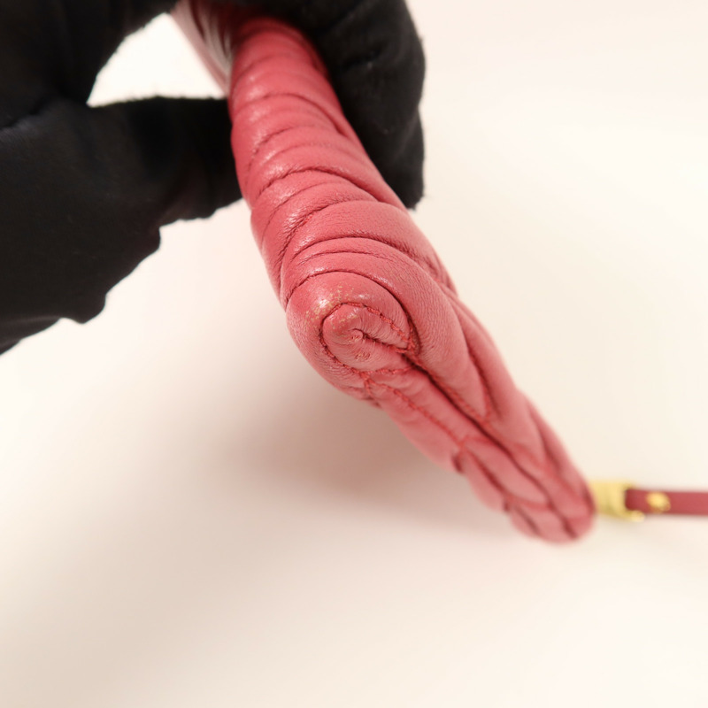 Miu Miu 羊皮皮革Pouch手拿包-15