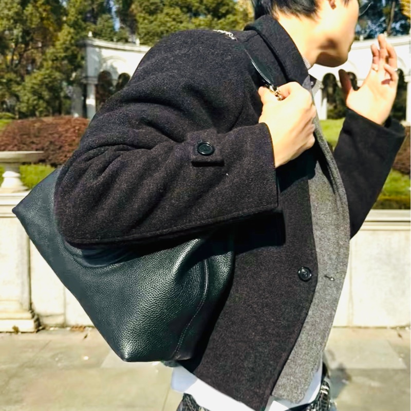 GUCCI古馳黑金配色荔枝紋牛皮流蘇托特包🍔-21