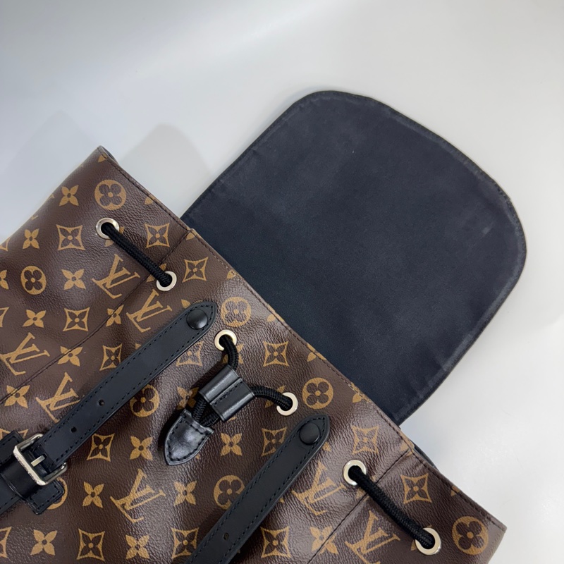 路易威登LV原花拼黑牛皮銀釦🎒Christopher MM後背包 大容量後背包 男包 M43735-39