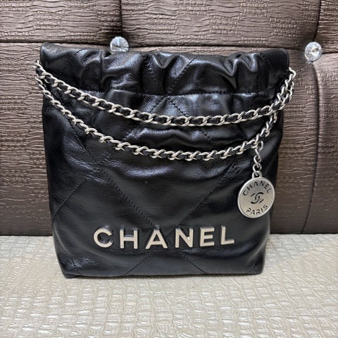 Chanel 黑牛皮霧銀釦Mini 22包AS3980