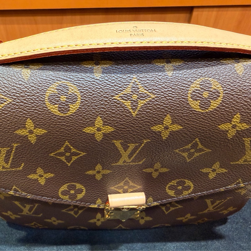 LV 老花Metis 背帶斜背郵差包-2