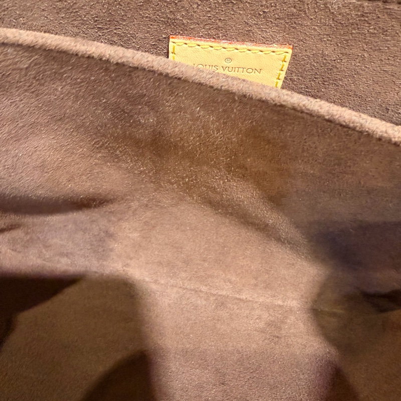 LV 老花Metis 背帶斜背郵差包-21