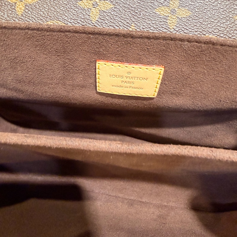 LV 老花Metis 背帶斜背郵差包-23