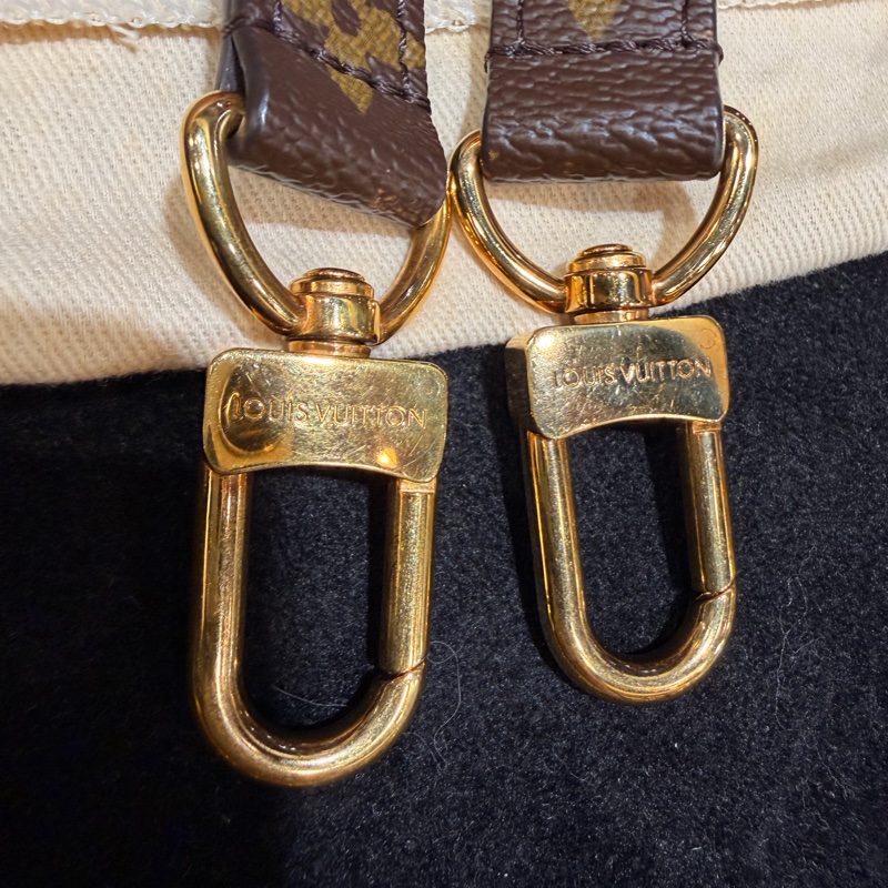 LV 老花Metis 背帶斜背郵差包-27