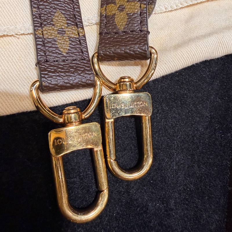 LV 老花Metis 背帶斜背郵差包-28