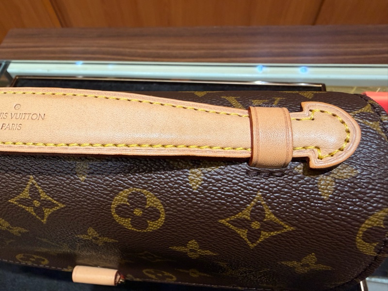 LV 老花Metis 背帶斜背郵差包-41