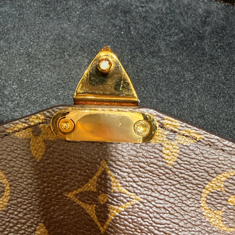 LV 老花Metis 背帶斜背郵差包-46