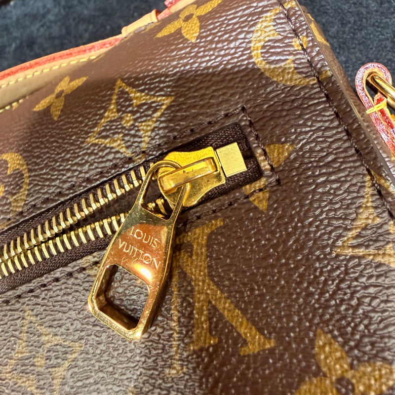 LV 老花Metis 背帶斜背郵差包-50