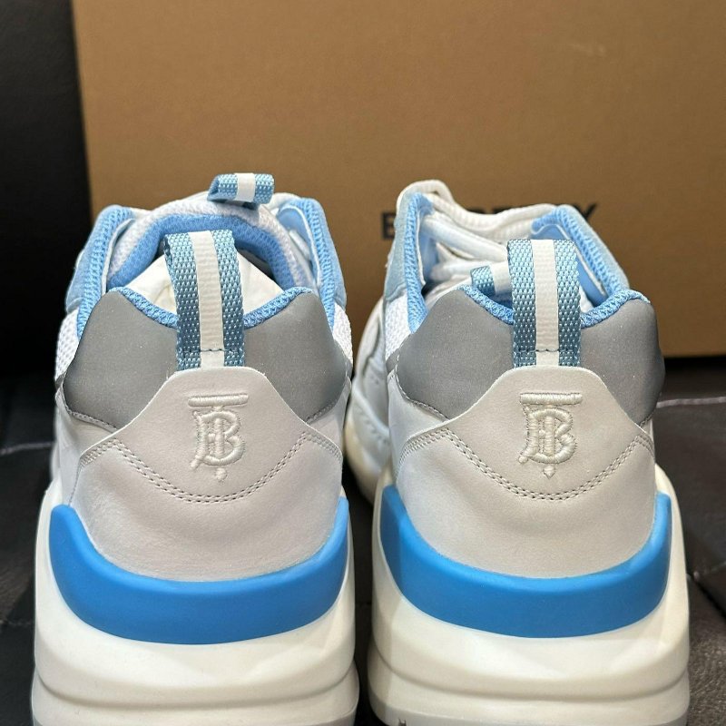 💎Han's house精品服飾💎BURBERRY Sean 格紋鞋 反光 現貨43原價30500-7