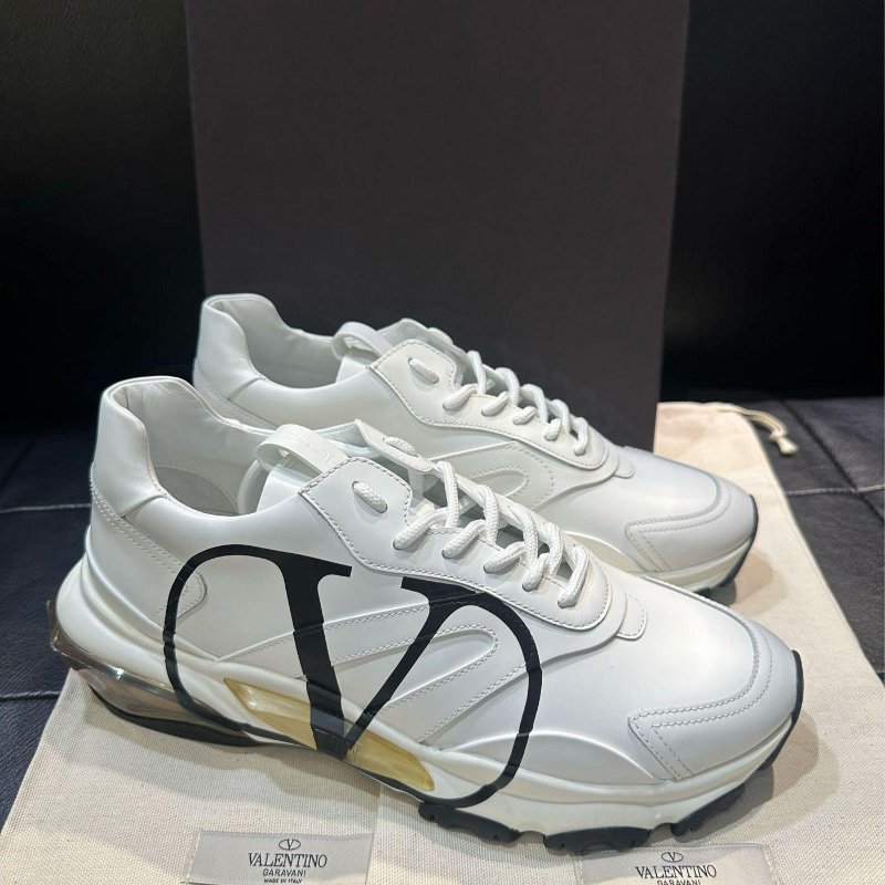 💎Han's house精品服飾💎VALENTINO Upvillage 華倫天奴 小牛皮 鞋現貨27.5原價30000-0