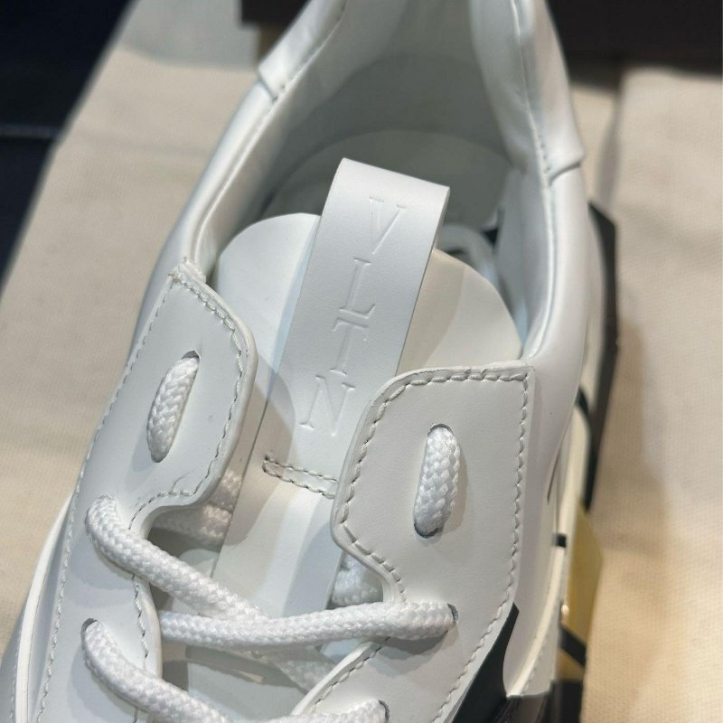 💎Han's house精品服飾💎VALENTINO Upvillage 華倫天奴 小牛皮 鞋現貨27.5原價30000-4