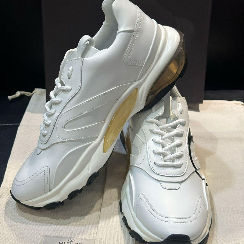 💎Han's house精品服飾💎VALENTINO Upvillage 華倫天奴 小牛皮 鞋現貨27.5原價30000-8