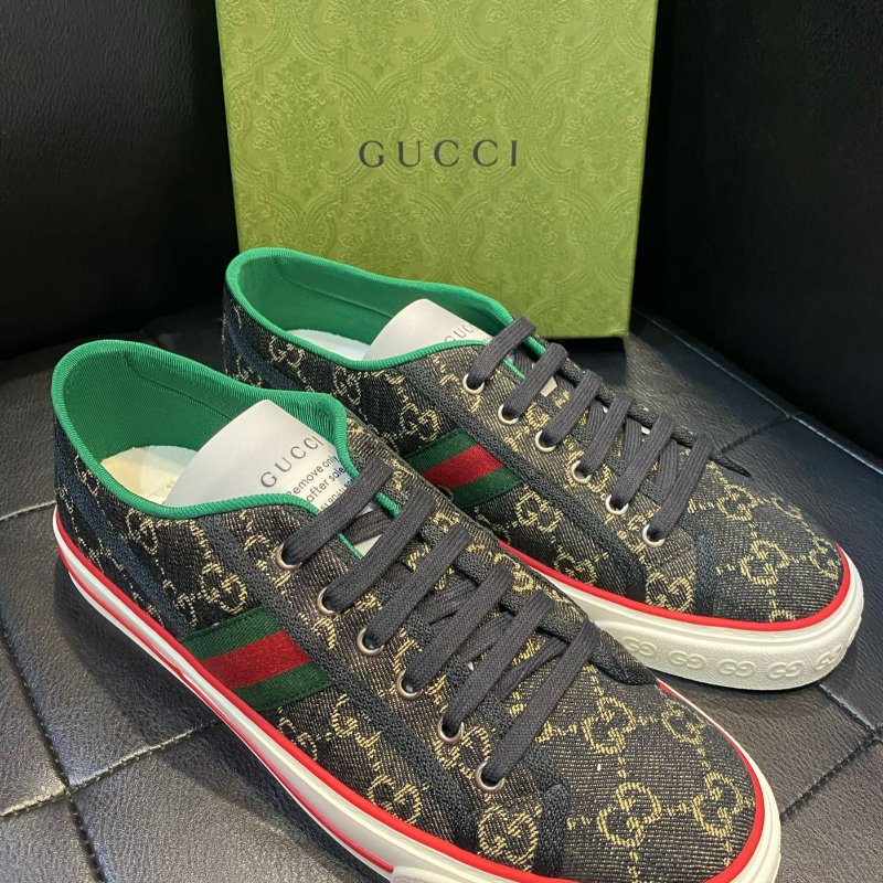 💎Han's house精品服飾💎GUCCI 古馳 滿版 LOGO 鞋 義大利製 ‎606110 現貨9號 原價25000-0