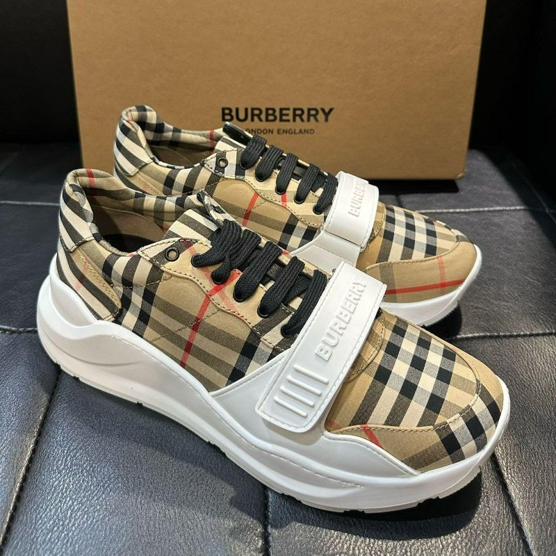 💎Han's house精品服飾💎 BURBERRY 格紋 鞋  現貨26.5 原價27500-0