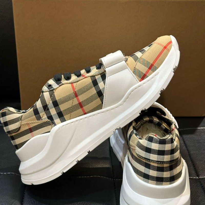 💎Han's house精品服飾💎 BURBERRY 格紋 鞋  現貨26.5 原價27500-3