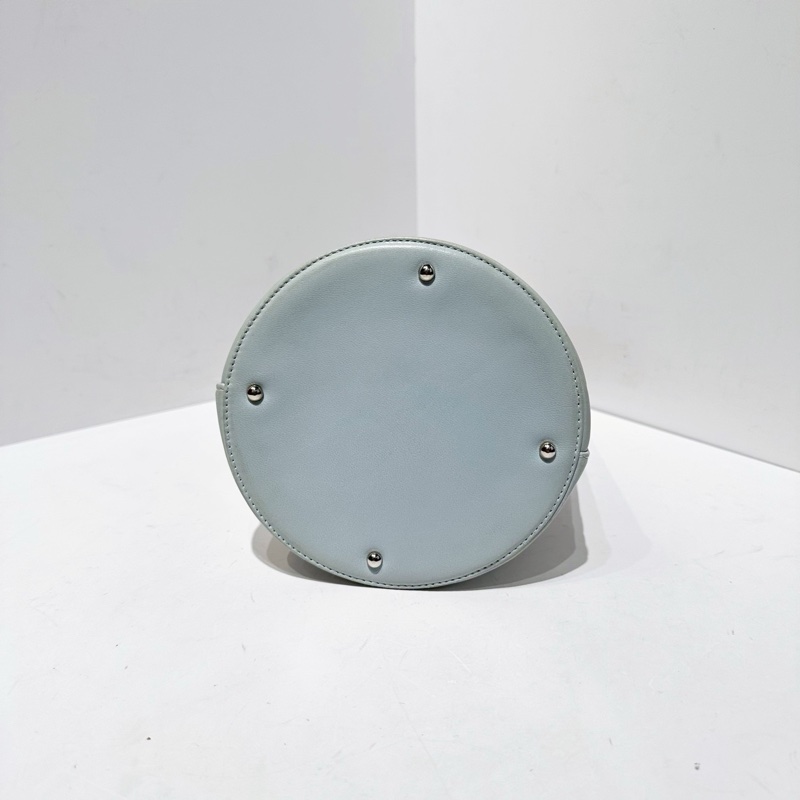 Chanel • 寶寶藍冰格羊皮手提水桶包 Baby Blue🩵-4