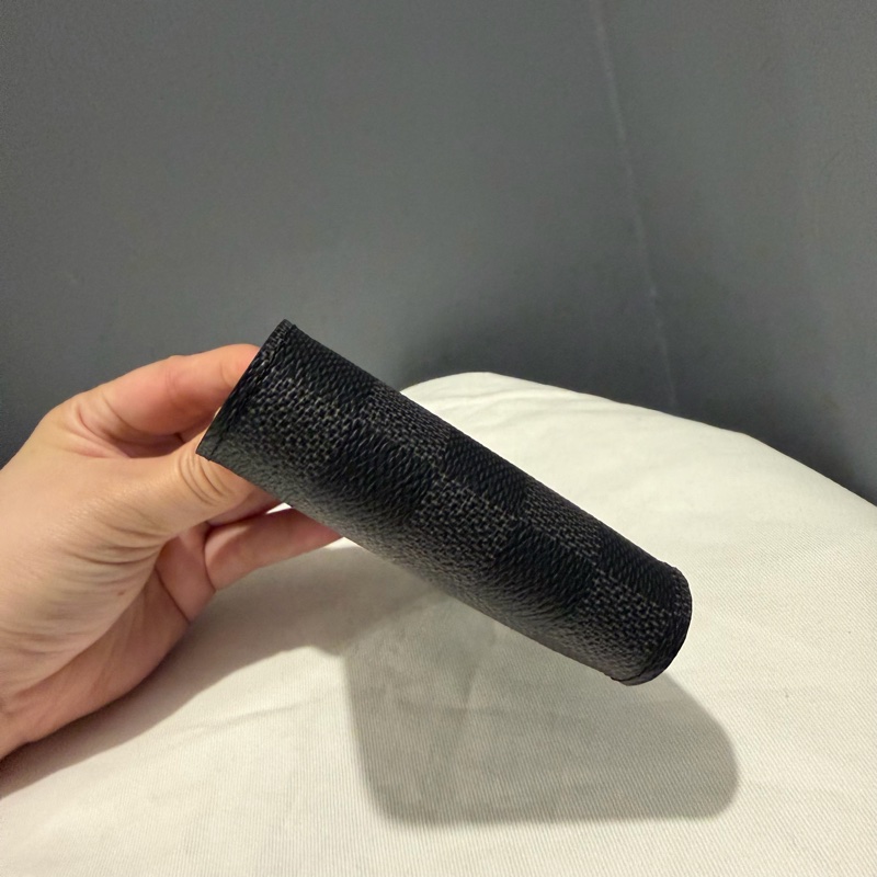 Louis Vuitton LV 黑棋盤格 對折短夾-6