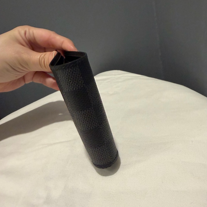 Louis Vuitton LV 黑棋盤格 對折短夾-14