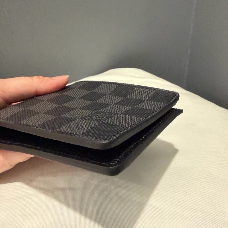 Louis Vuitton LV 黑棋盤格 對折短夾-21