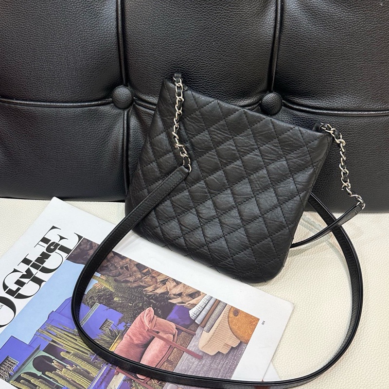 Chanel • 經典黑銀牛皮小Logo郵差包-3