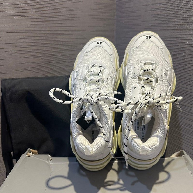 💎Han's house精品服飾💎Balenciaga TRIPLE S 巴黎世家 復古 運動鞋 老爹鞋 現貨40 原價36900-2