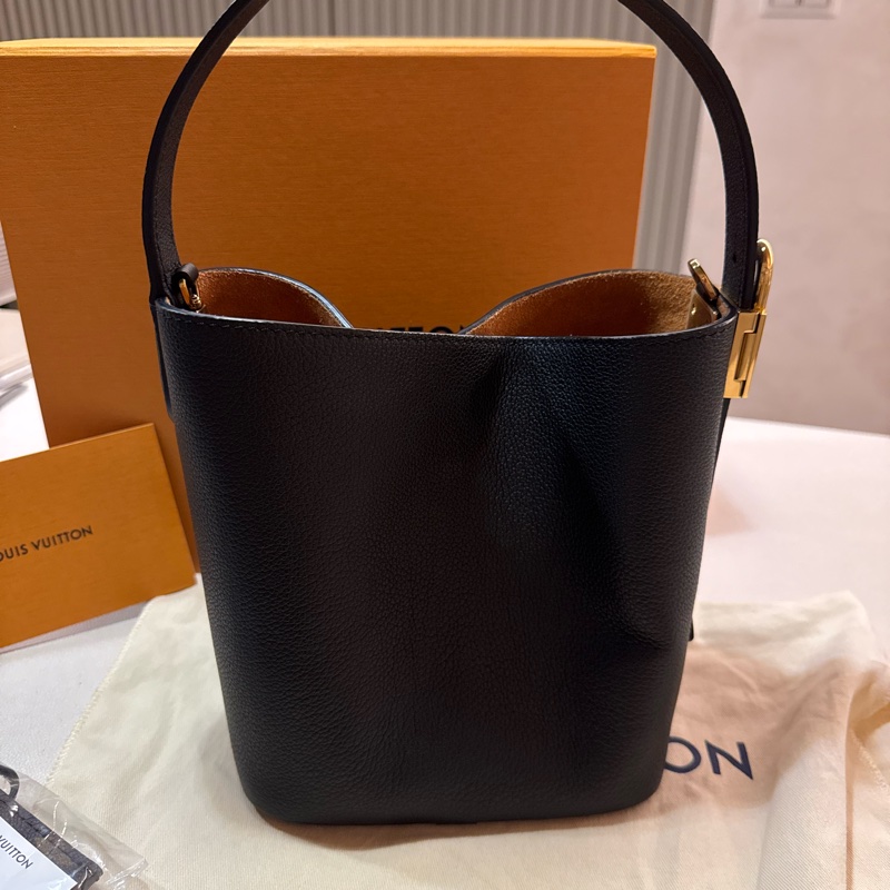 Louis Vuitton M25543 Low key all in bb-6