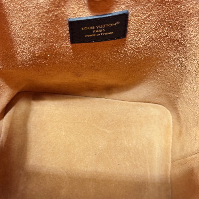 Louis Vuitton M25543 Low key all in bb-8