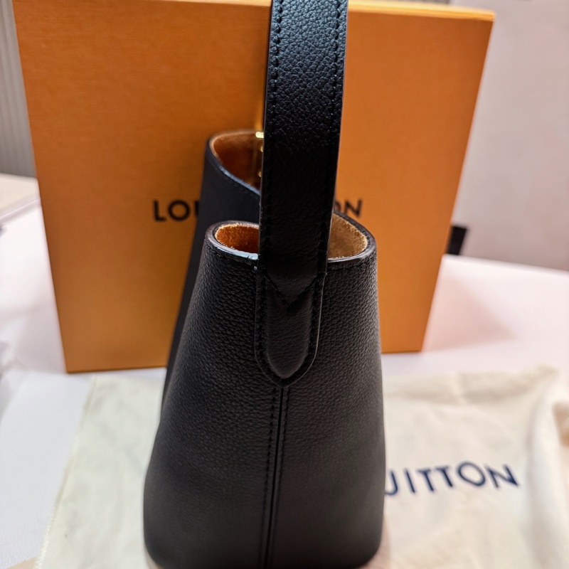 Louis Vuitton M25543 Low key all in bb-14