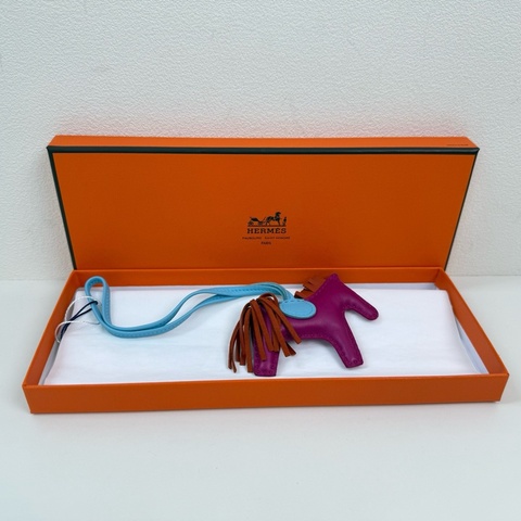 HERMES愛馬仕 配件小馬 玫紅色  A刻 2017年