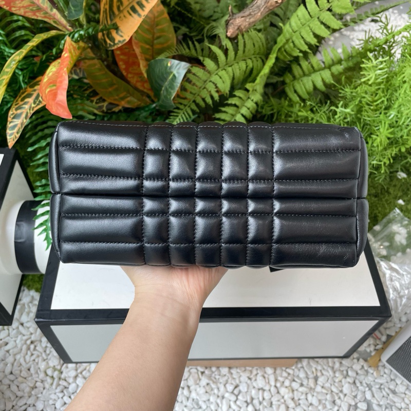 Burberry巴寶莉 Lola蘿拉包TB黑金鍊條包-1