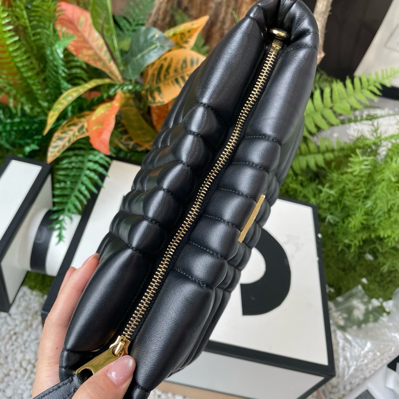 Burberry巴寶莉 Lola蘿拉包TB黑金鍊條包-4