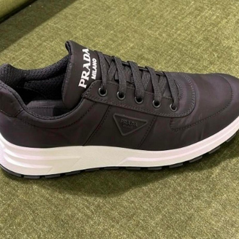 💎Han's house精品服飾💎Prada 小牛皮 拼接 防水 尼龍 鞋 義大利製 現貨 UK 8.5 ~ 9.5 原價33000-1