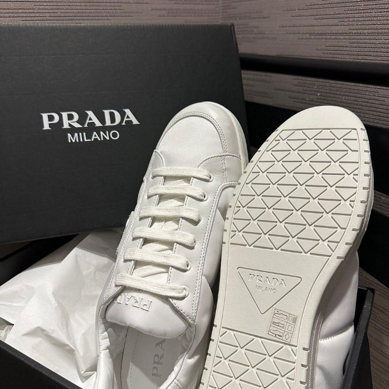 💎Han's house精品服飾💎Prada 小羊皮 拼接 防水 尼龍 鞋 義大利製 現10 原價36000-3