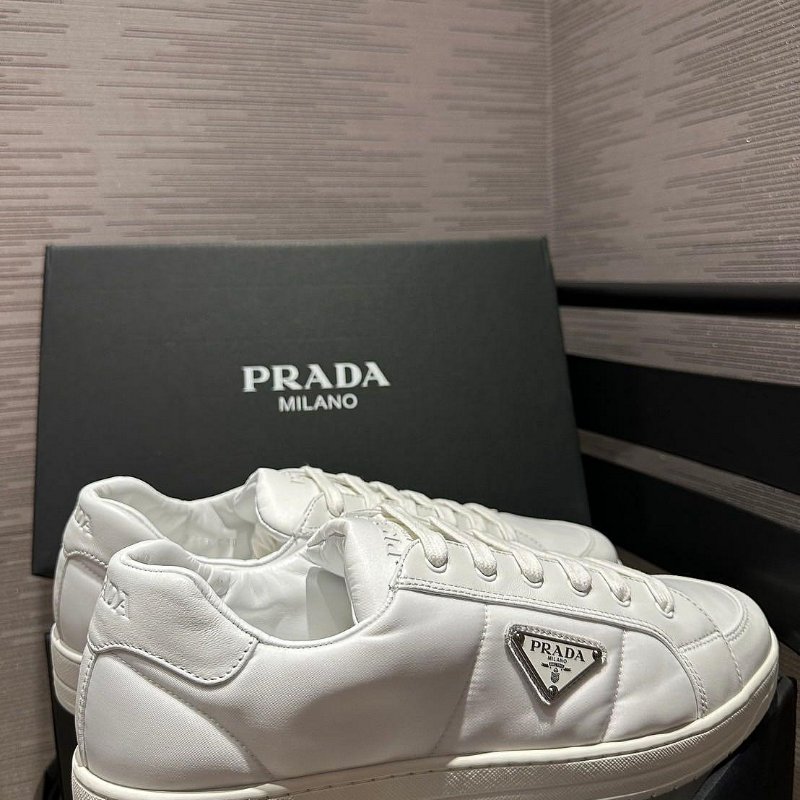 💎Han's house精品服飾💎Prada 小羊皮 拼接 防水 尼龍 鞋 義大利製 現10 原價36000-1