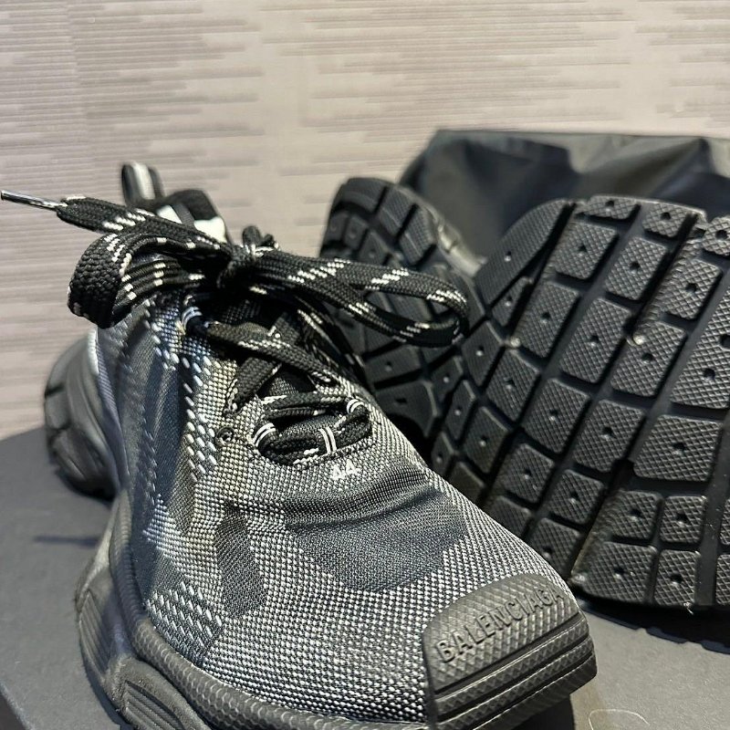 💎Han's house精品服飾💎Balenciaga 聯名 UA 巴黎世家 3XL 針織 襪套 球鞋  現貨44原價37300-2