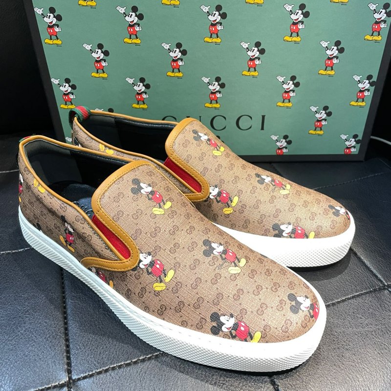 💎Han's house精品服飾💎GUCCI 古馳 滿版 LOGO 鞋 義大利製 ‎現貨 UK 8 9-2