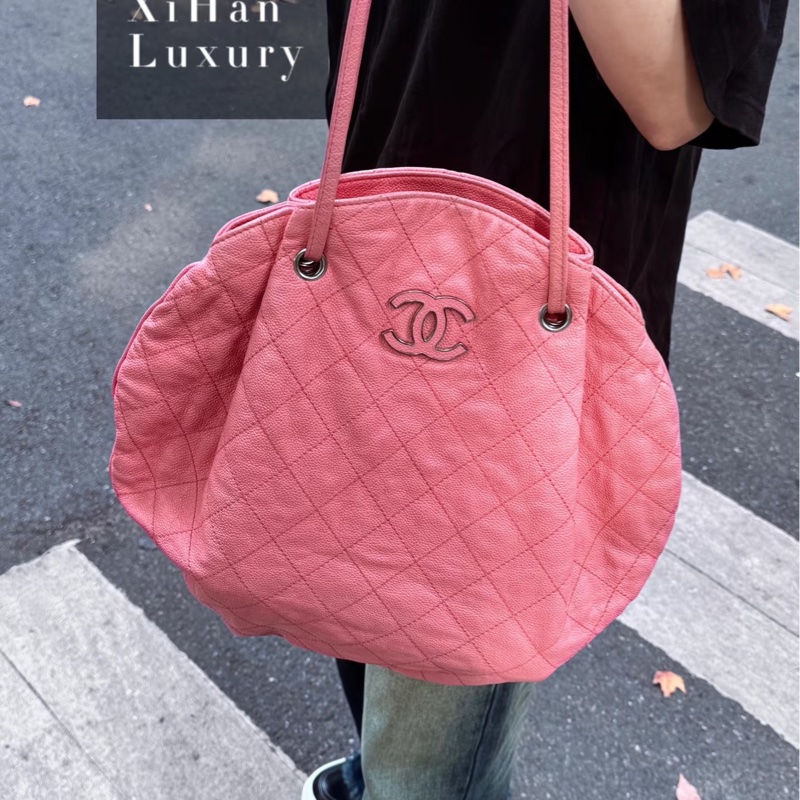 Chanel • 稀有亮粉大Logo荔枝牛皮愛心草莓包 🩷 全網唯一☝🏻-0