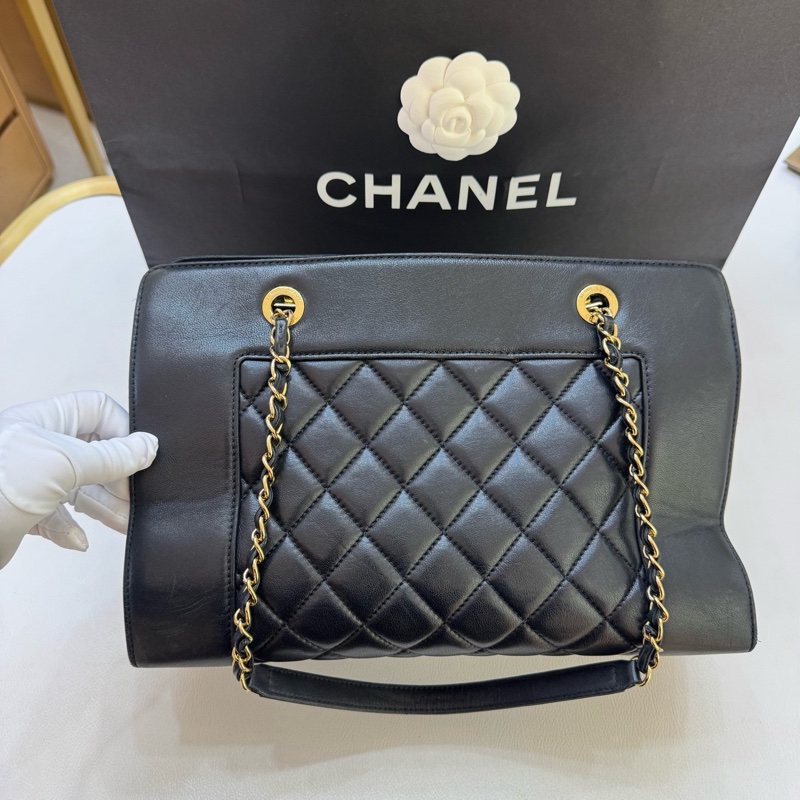 Chanel • 經典黑金琺瑯釦牛皮托特包 Tote-4