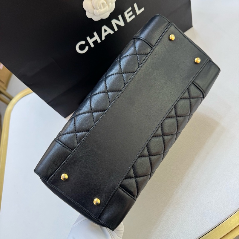 Chanel • 經典黑金琺瑯釦牛皮托特包 Tote-5