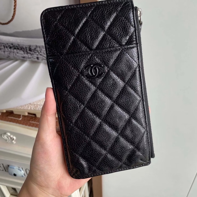 Chanel • 黑武士黑釦荔枝牛皮拉鏈錢包 So Black 有卡-1