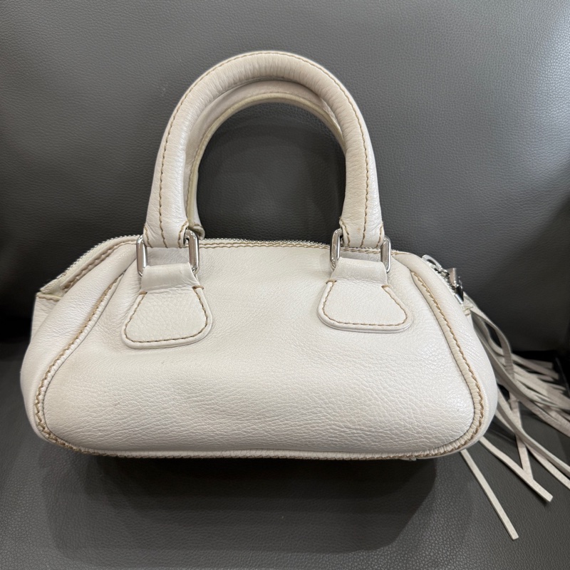 Chanel • 奶油白字母荔枝牛皮流蘇Mini保齡球包-2