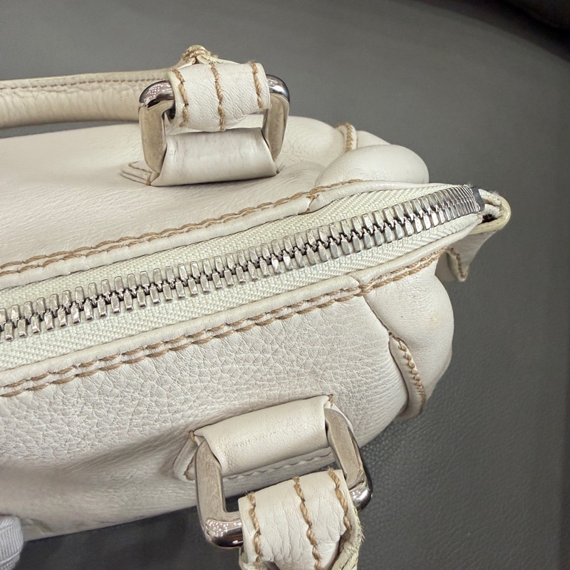 Chanel • 奶油白字母荔枝牛皮流蘇Mini保齡球包-12