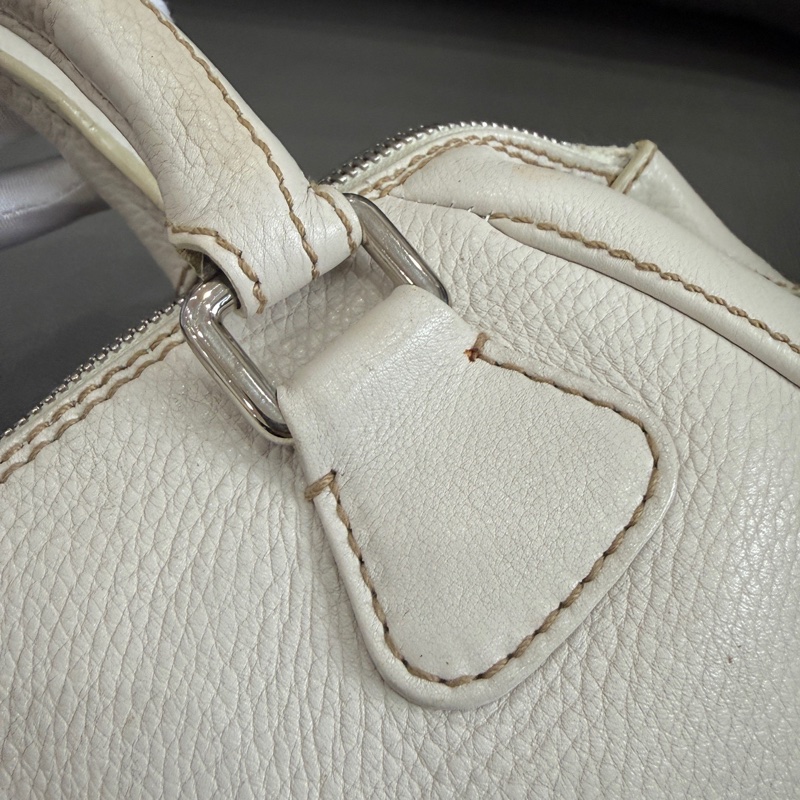 Chanel • 奶油白字母荔枝牛皮流蘇Mini保齡球包-19