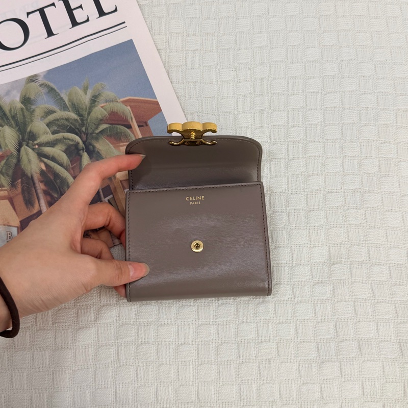 Celine鵝卵石灰色TRIOMPHE小號翻蓋錢包-6