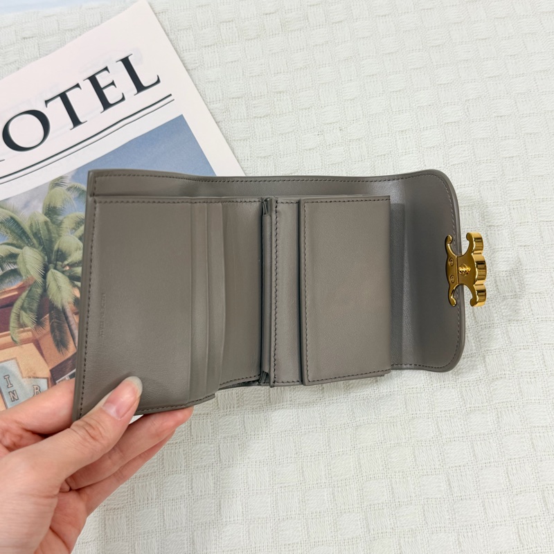 Celine鵝卵石灰色TRIOMPHE小號翻蓋錢包-7