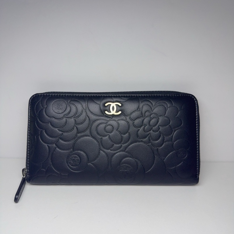 Chanel • 黑銀浮雕山茶花羊皮拉鍊長夾 全配閒置品☝🏻-1