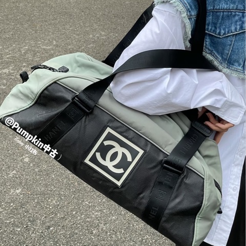 Chanel • 運動系列方標旅行袋
